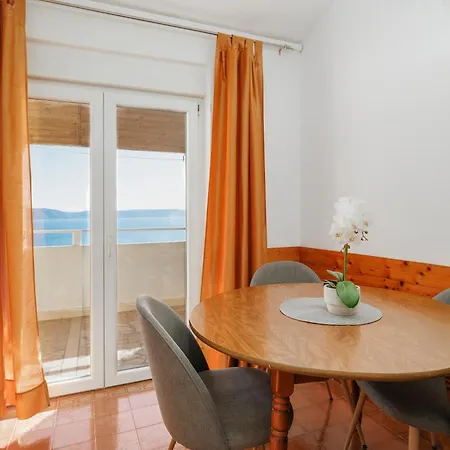 A4 Sea View Antonia Igrane